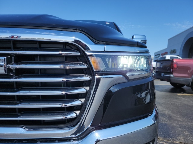 2025 Ram 1500 Laramie photo 2