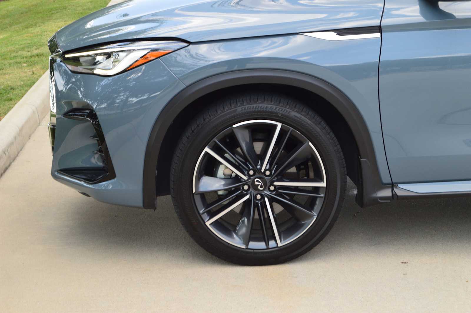 2023 Infiniti QX55 Luxe photo 8