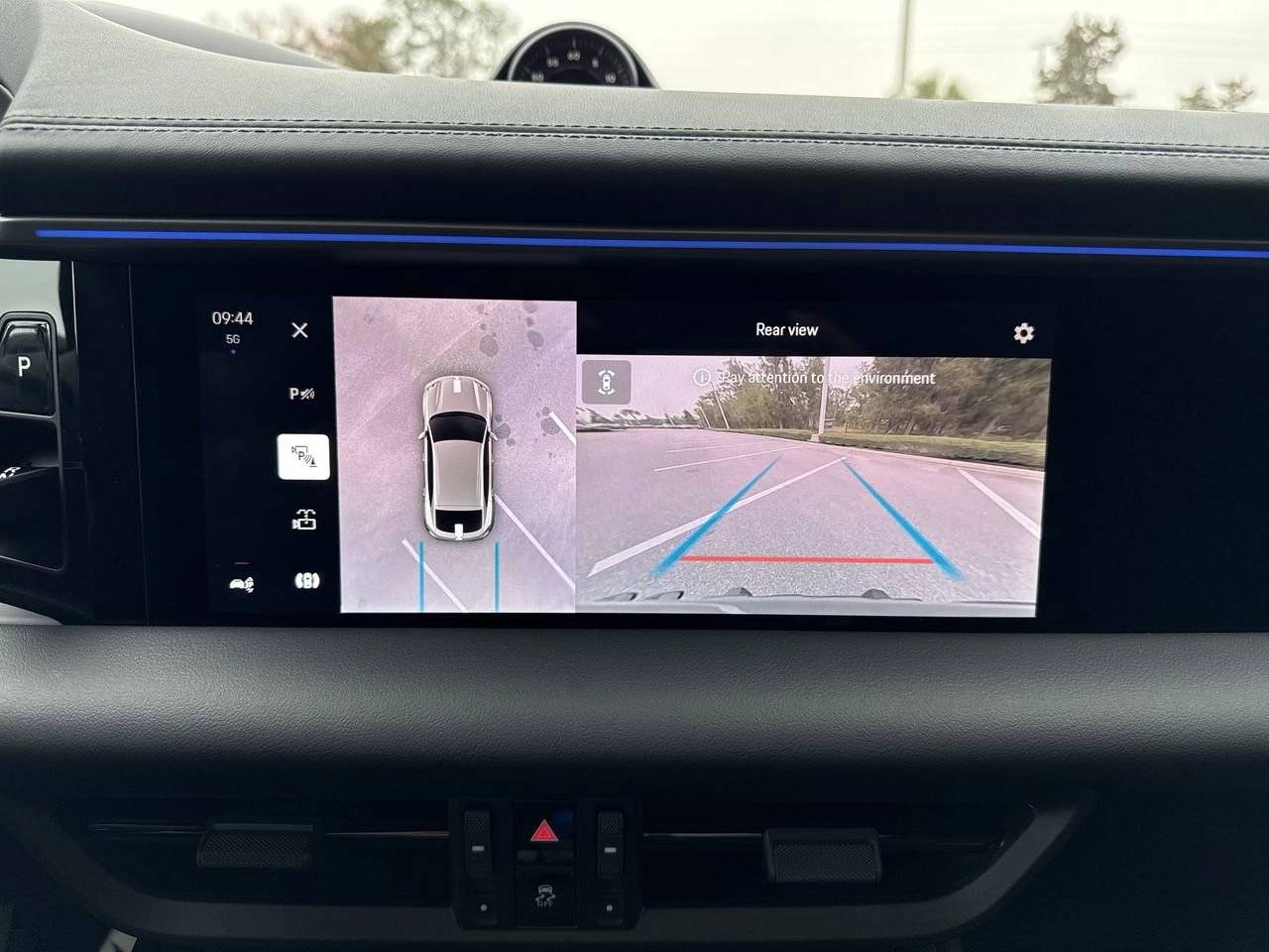 2024 Porsche Macan 4 Electric photo 21