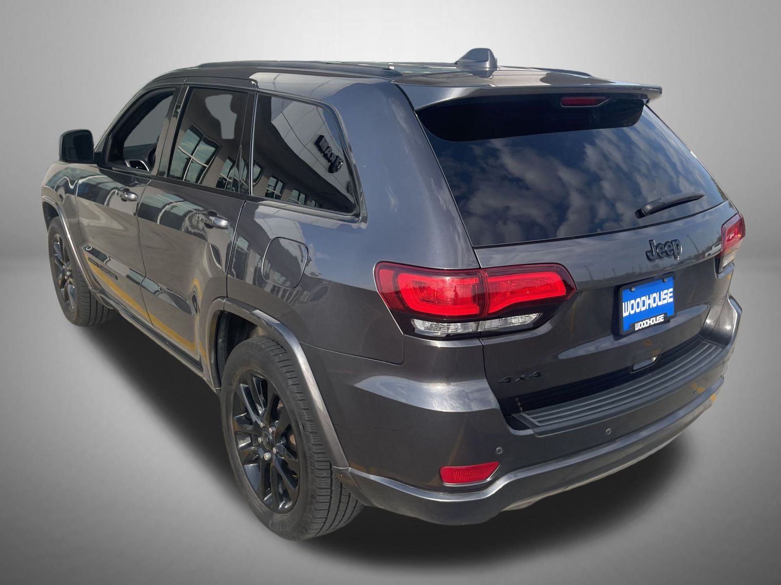 2020 Jeep Grand Cherokee Altitude photo 3