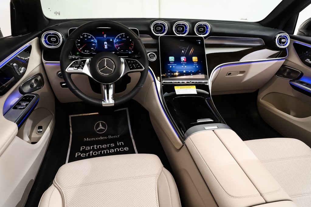 2025 Mercedes Benz GLC 300 4MATIC photo 6