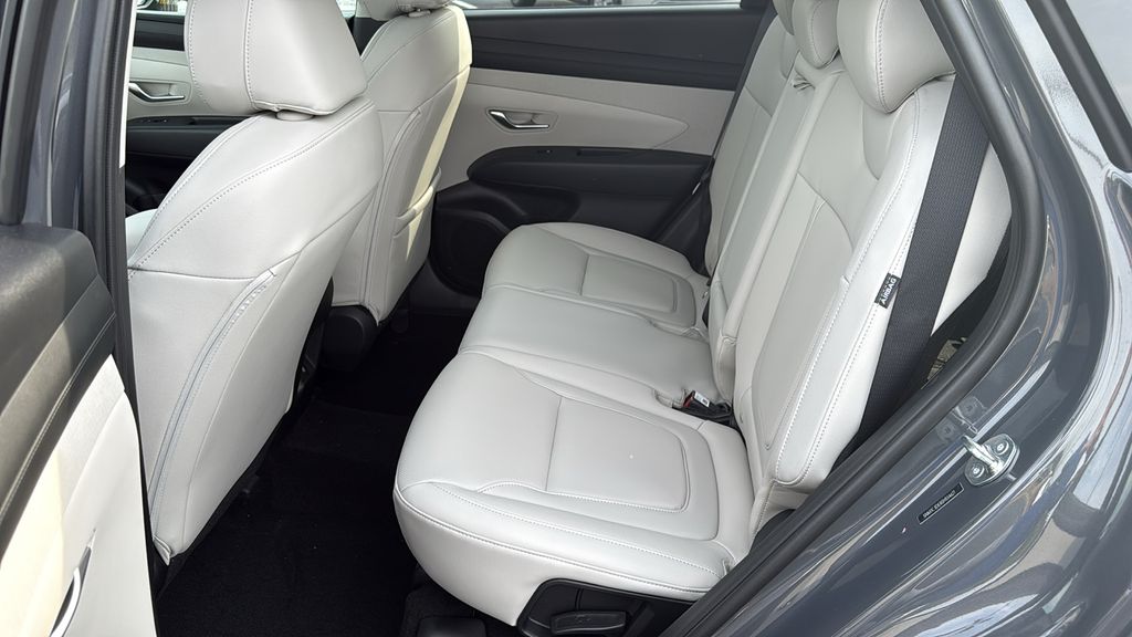 2025 Hyundai Tucson SEL Convenience photo 18