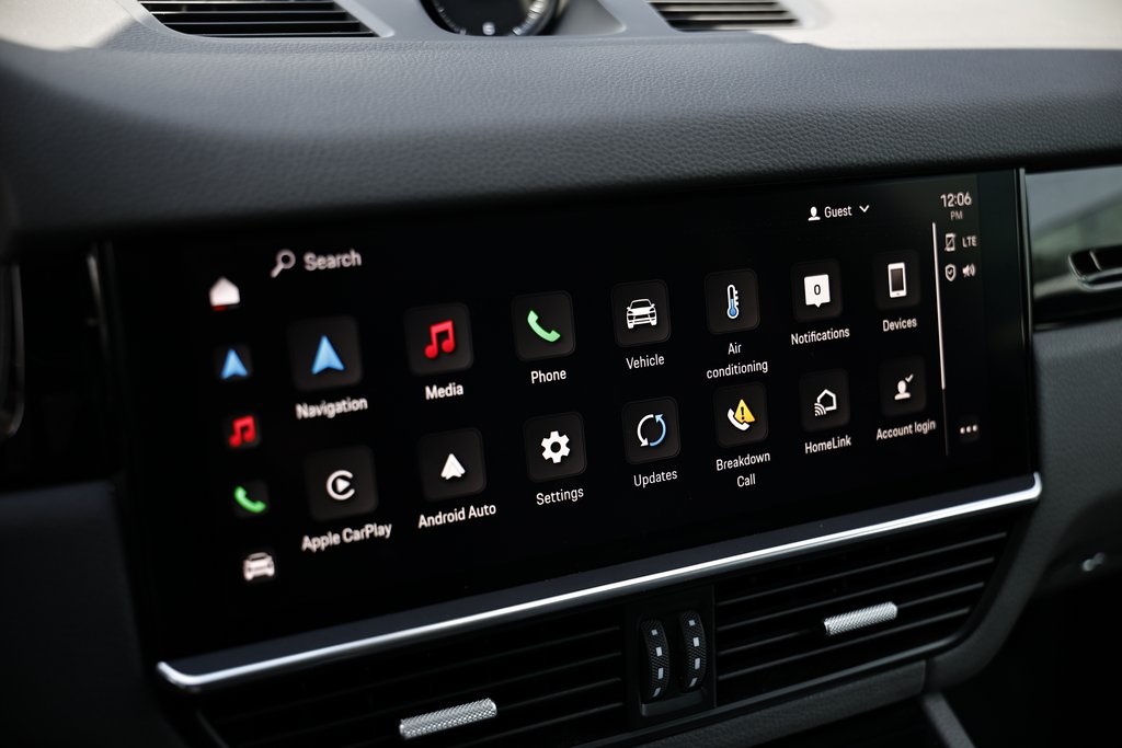 2022 Porsche Cayenne Base photo 37