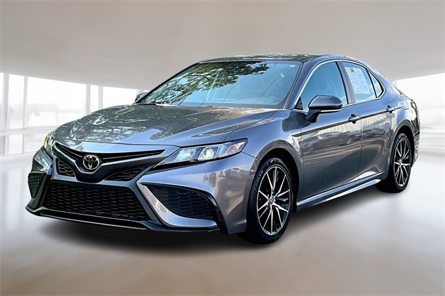2022 Toyota Camry SE photo 9