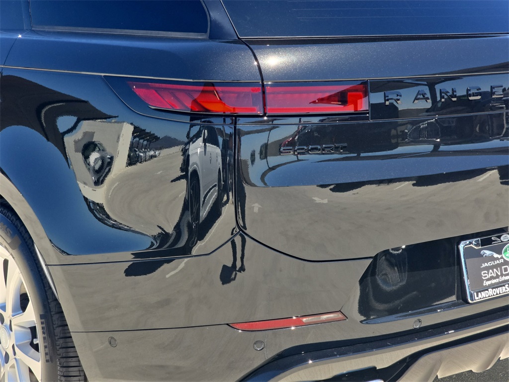 2025 Land Rover Range Rover Sport SE photo 31