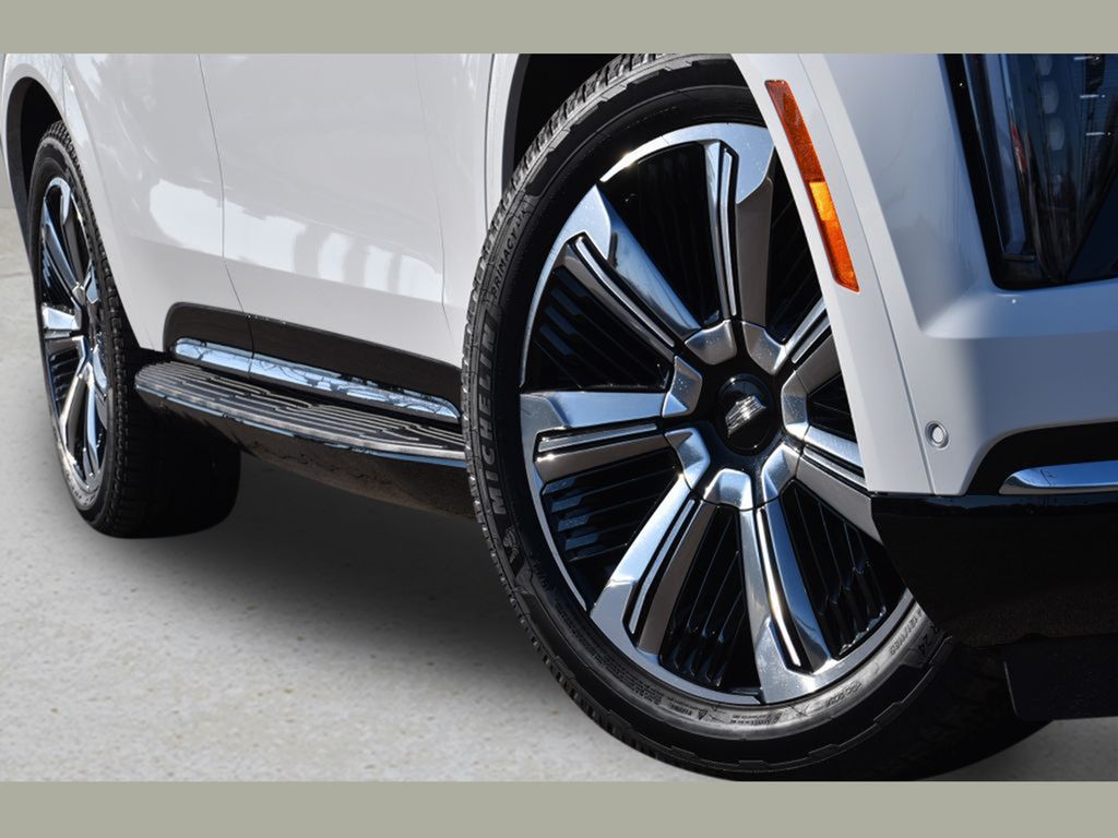 2025 Cadillac Escalade IQ Luxury photo 21