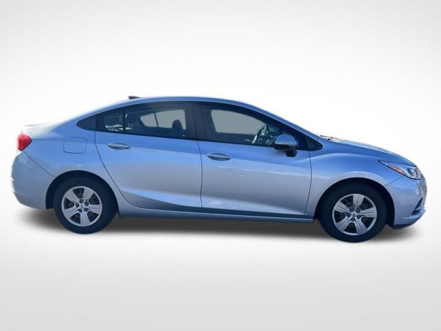 2017 Chevrolet Cruze LS photo 7
