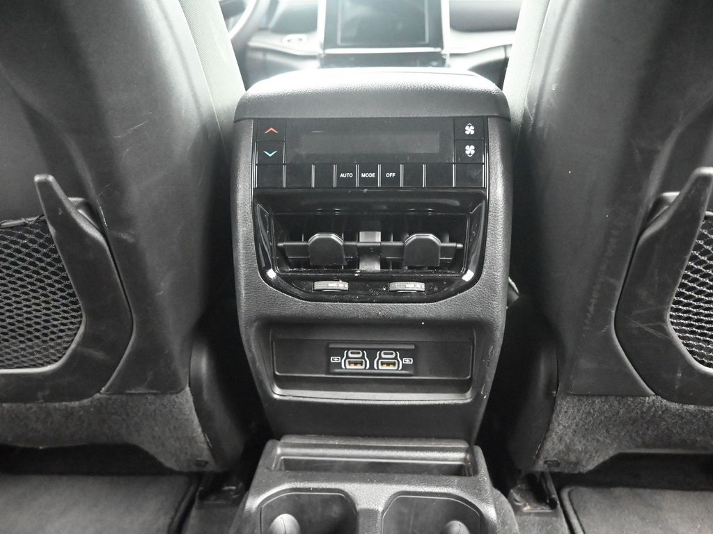 2023 Jeep Grand Cherokee Laredo photo 26