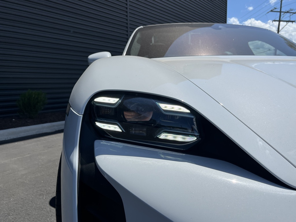 2020 Porsche Taycan Turbo S photo 9
