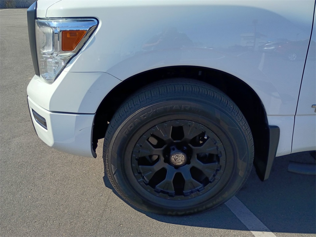 2021 Nissan Titan S photo 18
