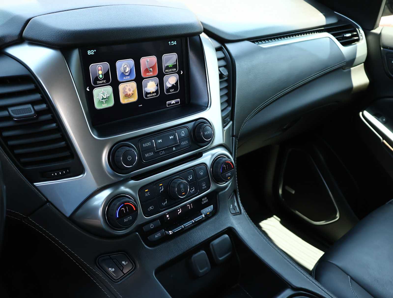 2019 Chevrolet Tahoe LT photo 13