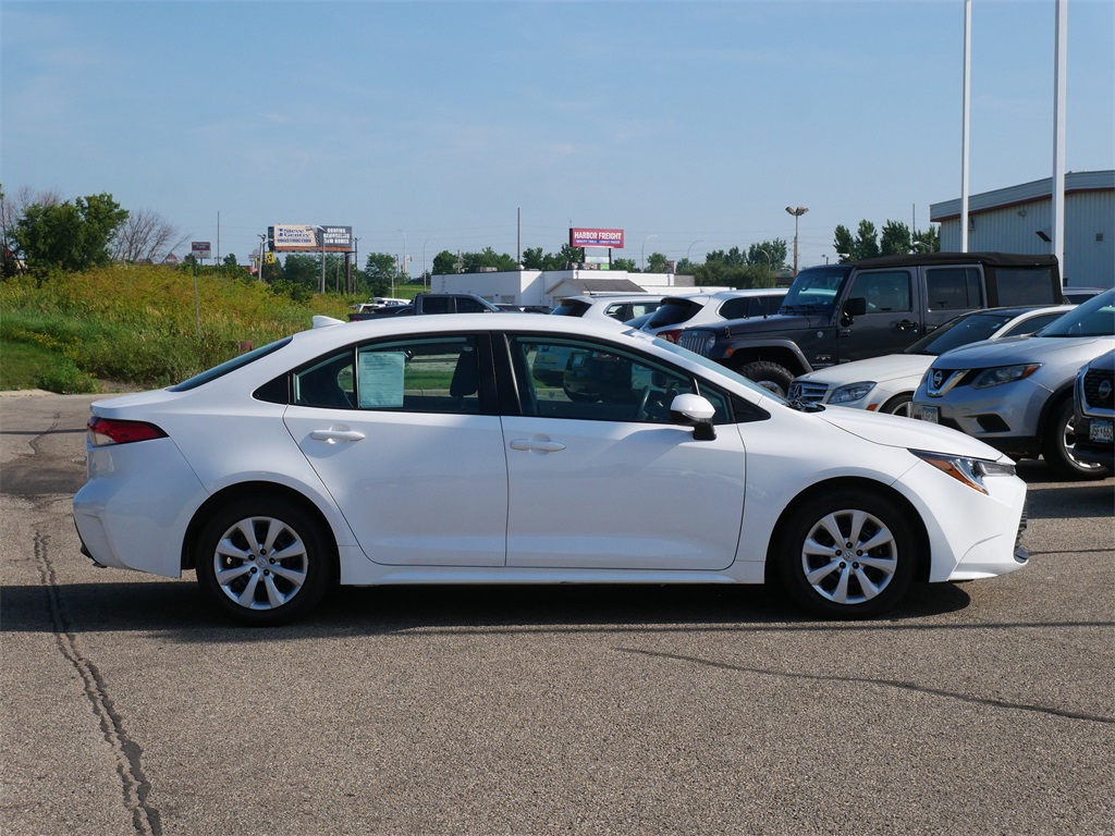 2024 Toyota Corolla LE photo 8