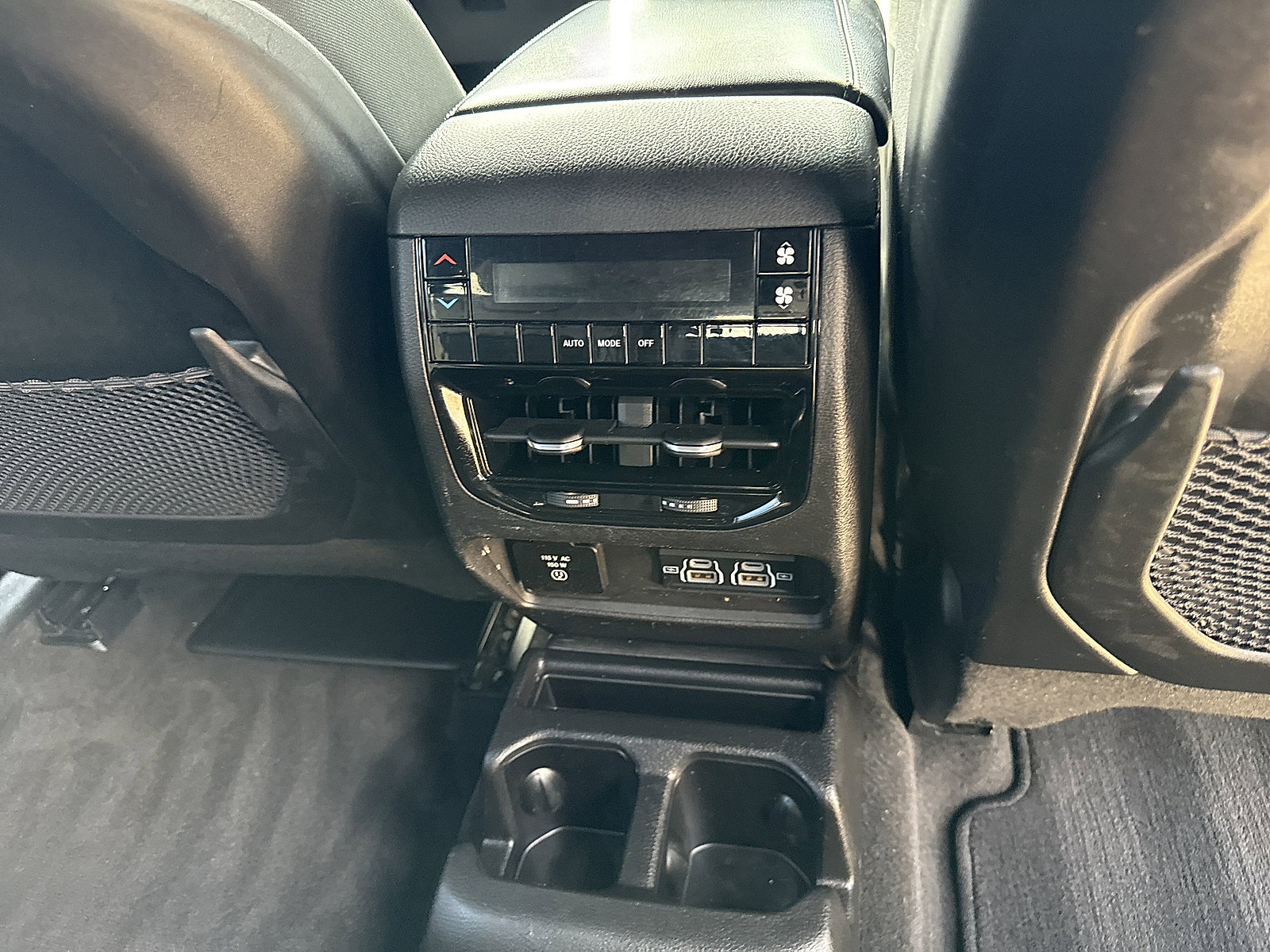 2021 Jeep Grand Cherokee Altitude photo 12