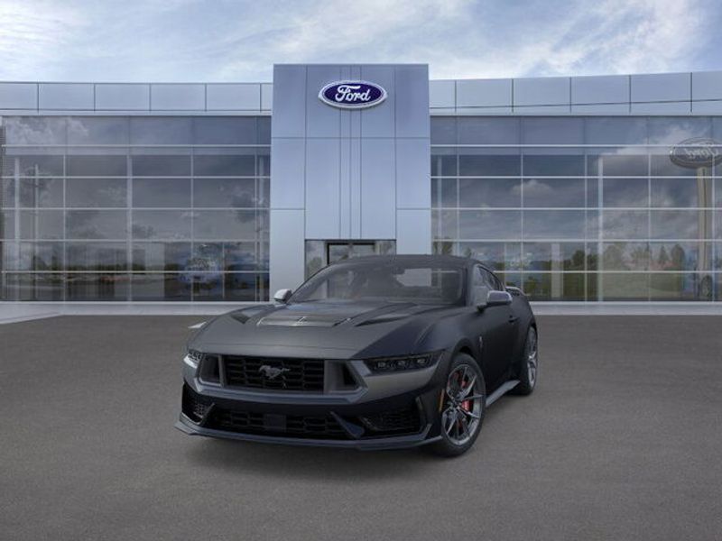 2025 Ford Mustang Dark Horse photo 2