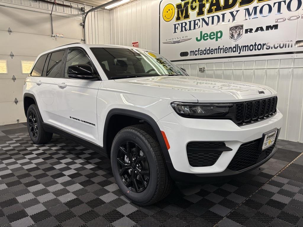 2025 Jeep Grand Cherokee Altitude X photo 2