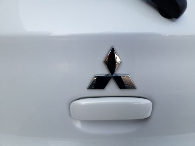 2017 Mitsubishi Mirage ES photo 22