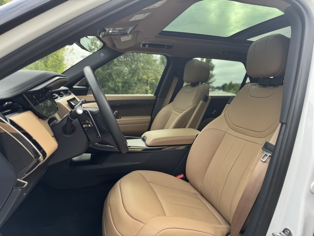 2024 Land Rover Range Rover Sport SE photo 12