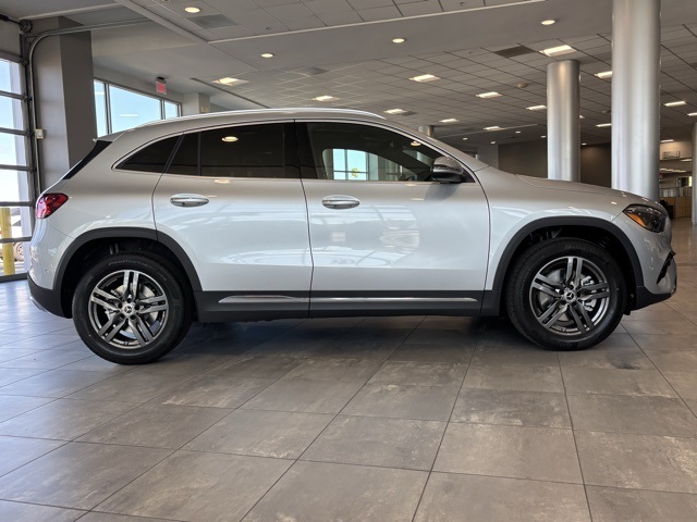 2026 Mercedes Benz GLA 250 photo 2