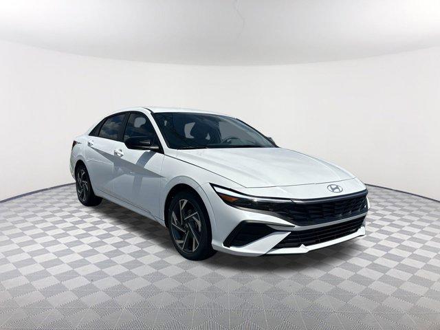 2025 Hyundai Elantra SEL Sport photo 3