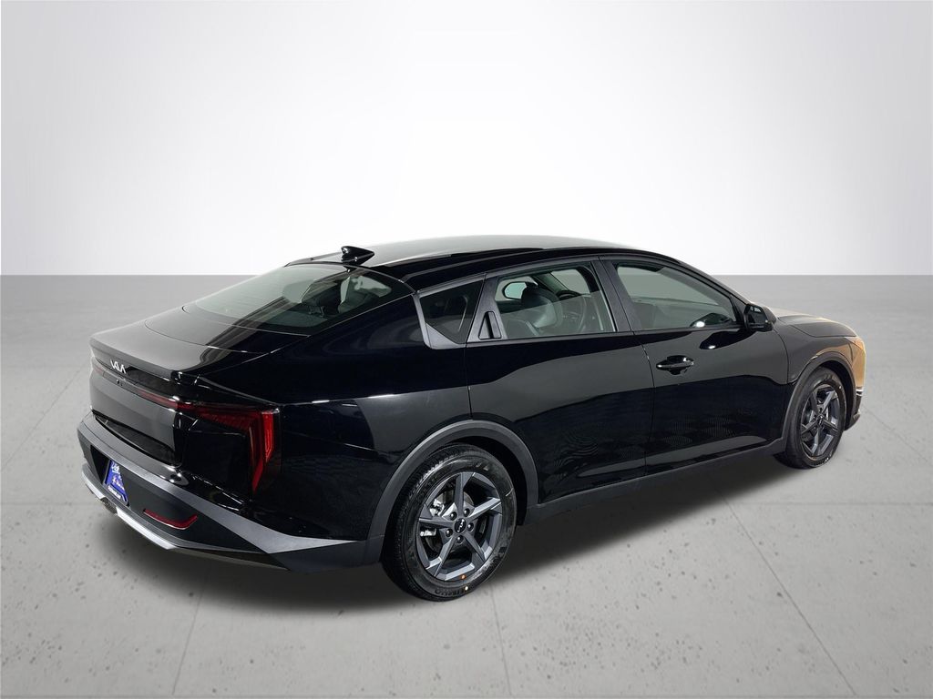 2025 Kia K4 LXS photo 6