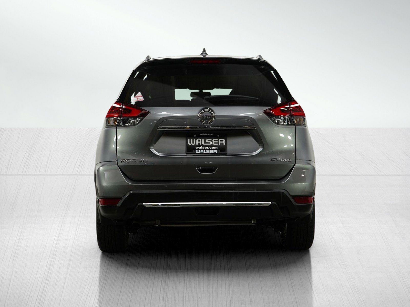 2018 Nissan Rogue SV photo 3