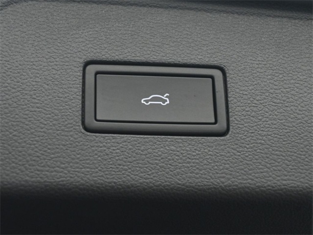 2025 Volkswagen Atlas SE Technology photo 28