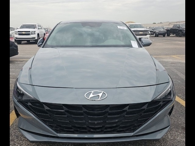 2021 Hyundai Elantra SEL photo 6