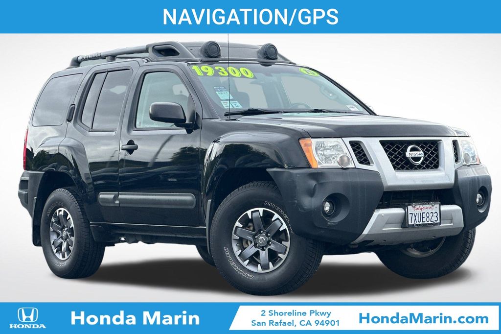 2015 Nissan Xterra PRO-4X photo 2