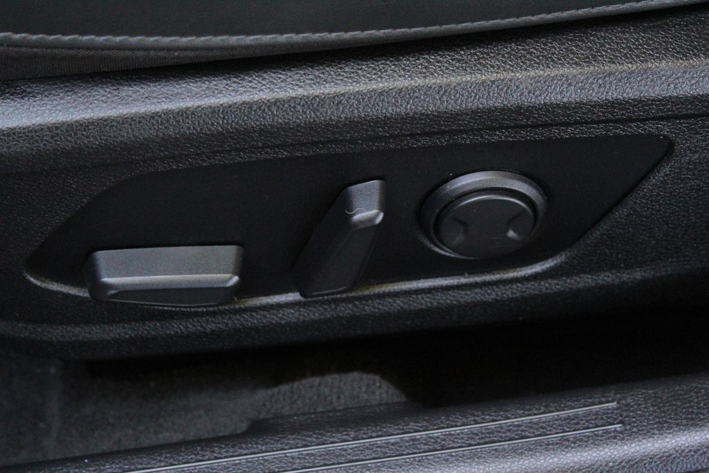 2022 Kia K5 GT-Line photo 11