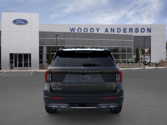 2026 Ford Explorer photo 4