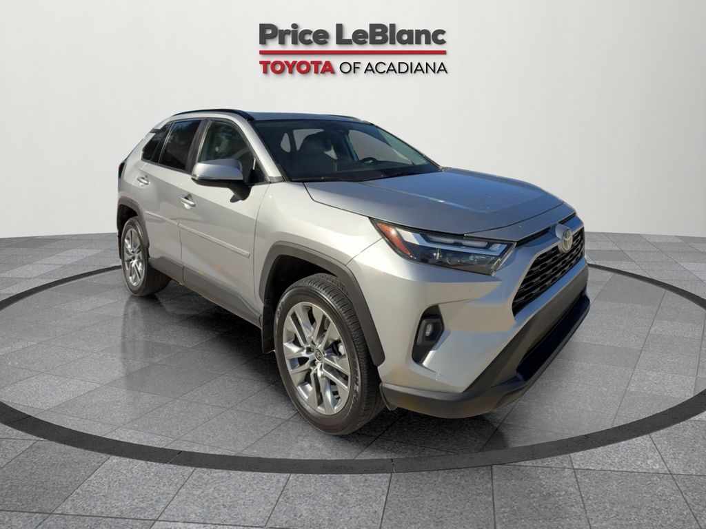 2022 Toyota RAV4 XLE Premium's photo