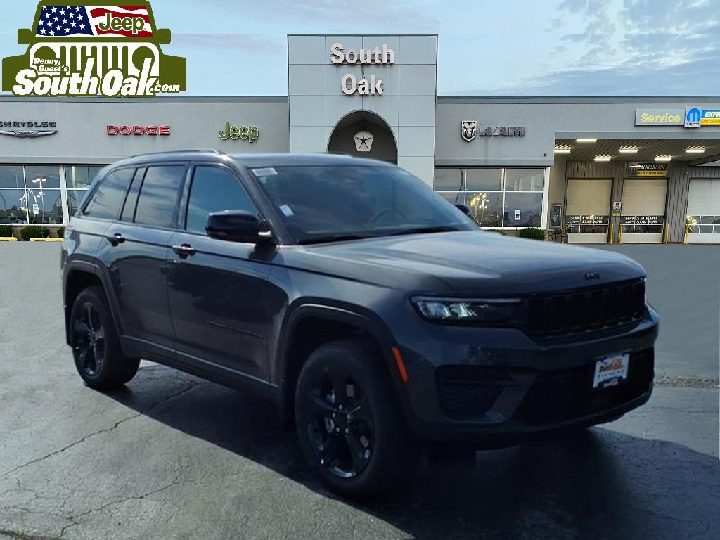 2025 Jeep Grand Cherokee Altitude's photo