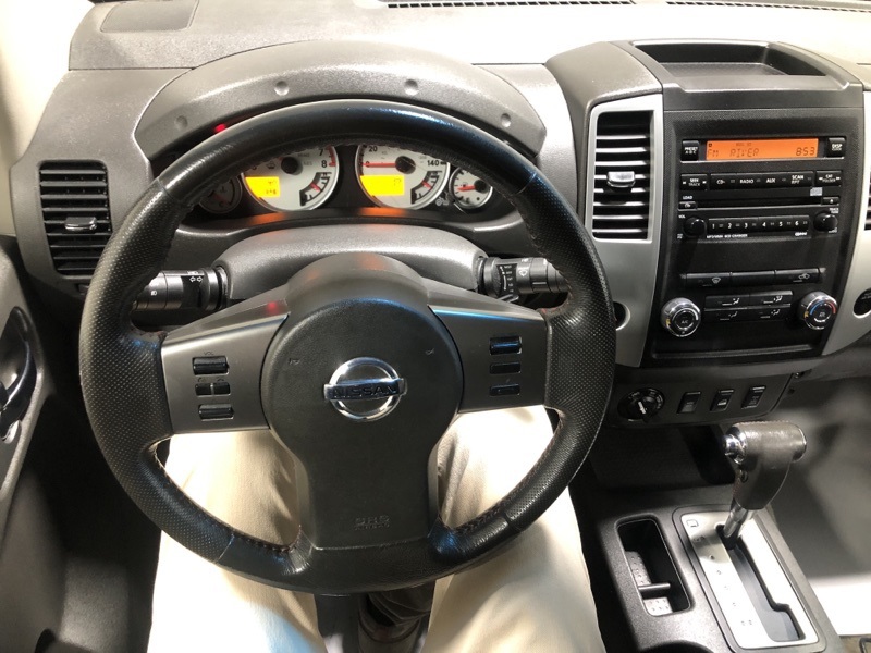 2011 Nissan Frontier PRO-4X photo 19
