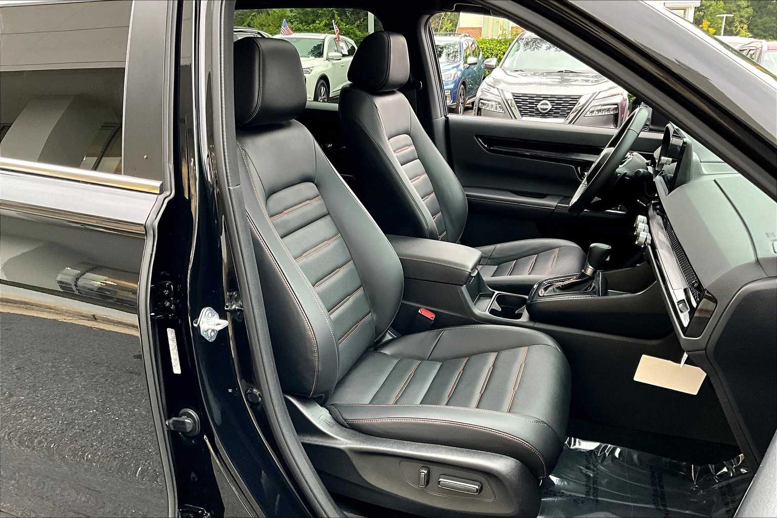 2025 Honda CR-V Hybrid Sport Touring photo 8
