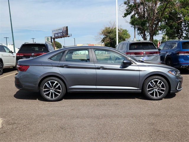 2025 Volkswagen Jetta 1.5T SE photo 2