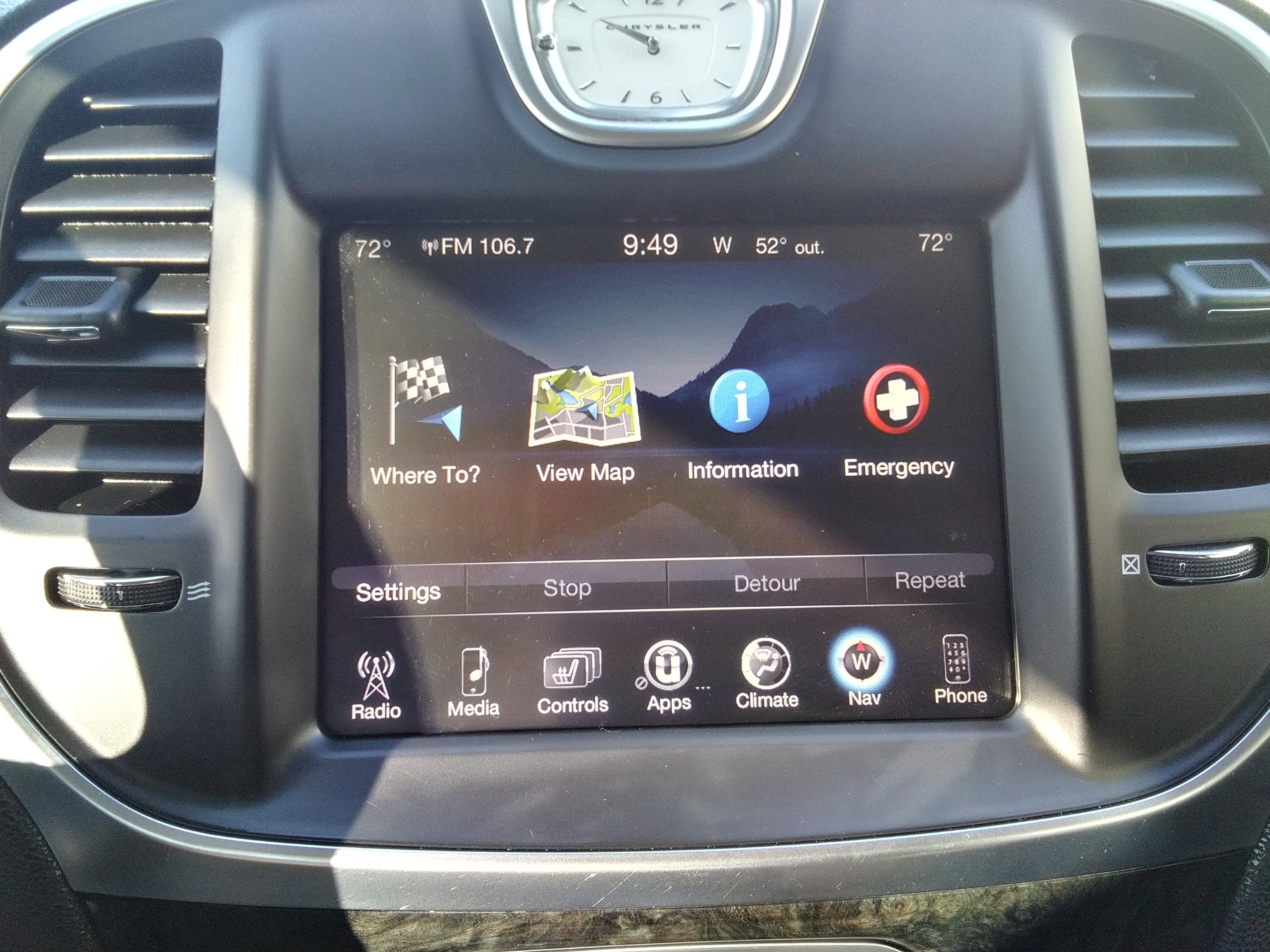 2016 Chrysler 300 C photo 20