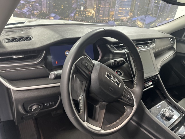 2023 Jeep Grand Cherokee Laredo photo 15