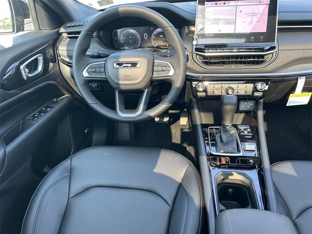 2025 Jeep Compass Limited photo 16