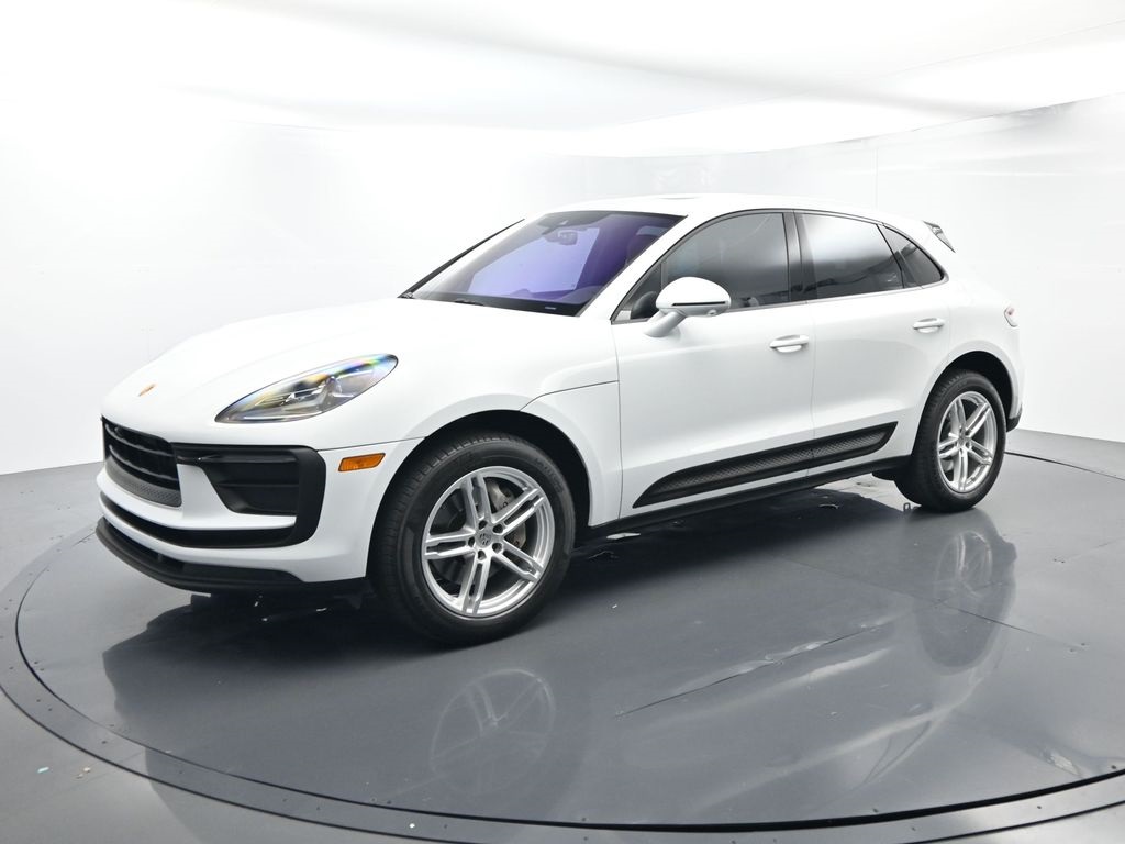 2022 Porsche Macan Base