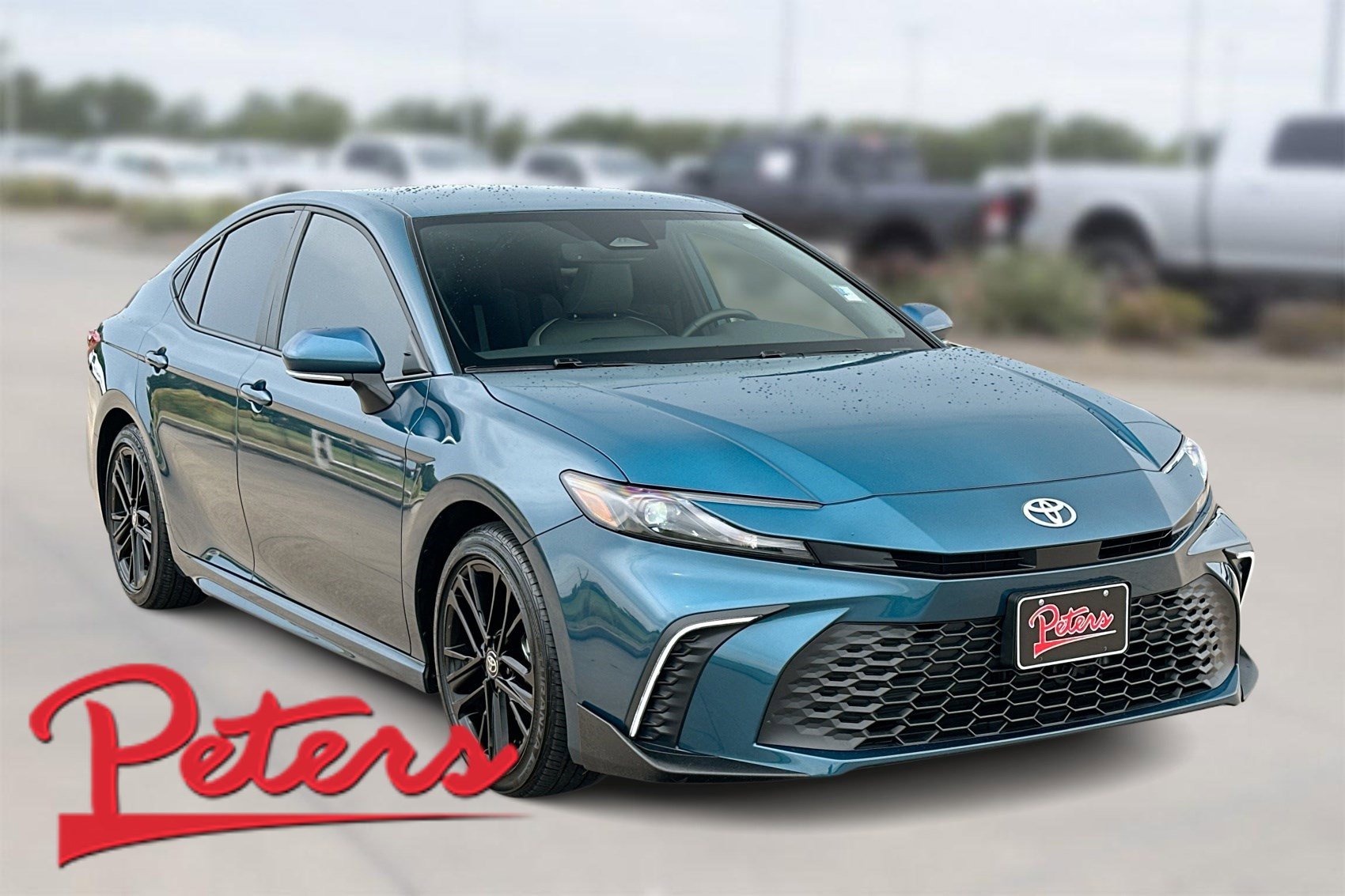 2025 Toyota Camry SE's photo