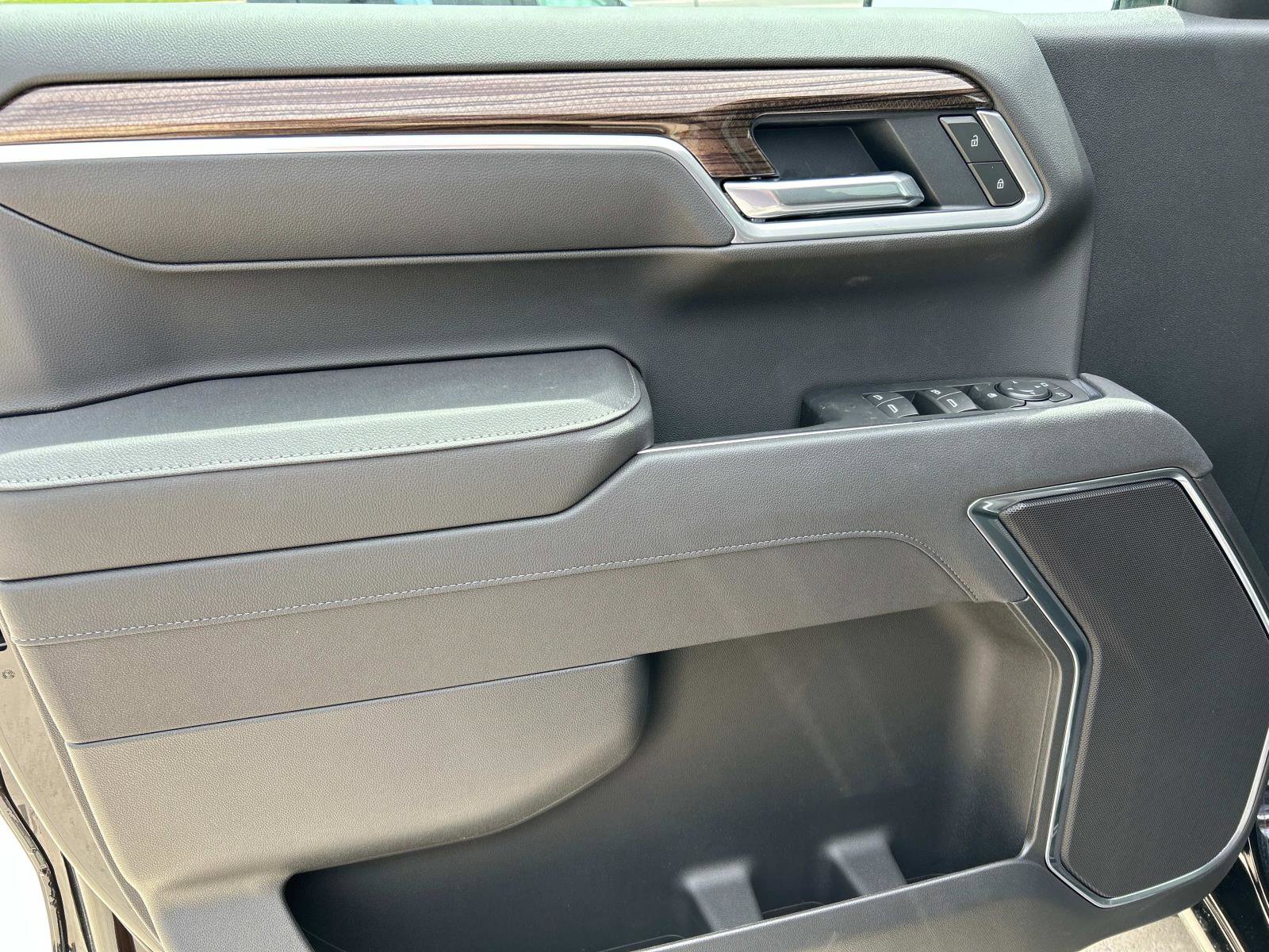 2025 Chevrolet Silverado 1500 LT photo 18