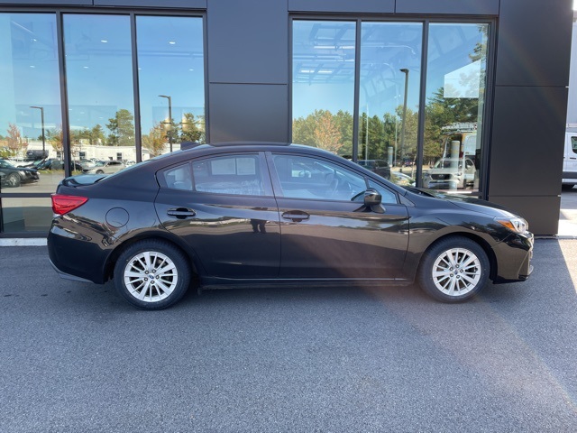 2017 Subaru Impreza 2.0i Premium photo 3