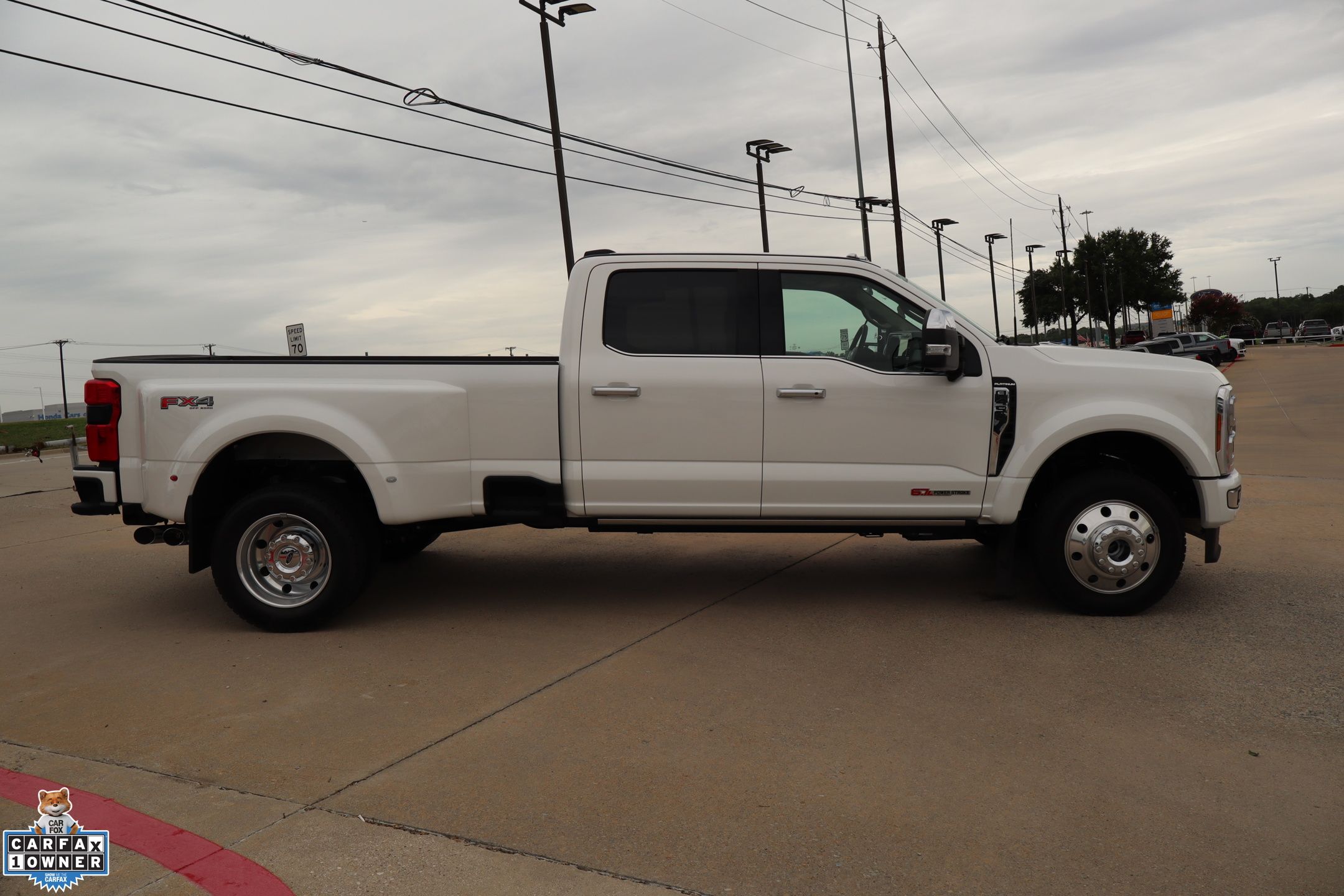 2025 Ford F-450 photo 2
