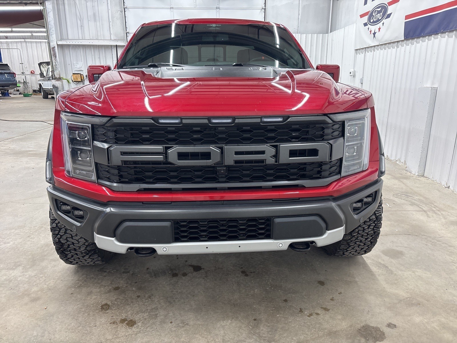 2023 Ford F-150 Raptor photo 2