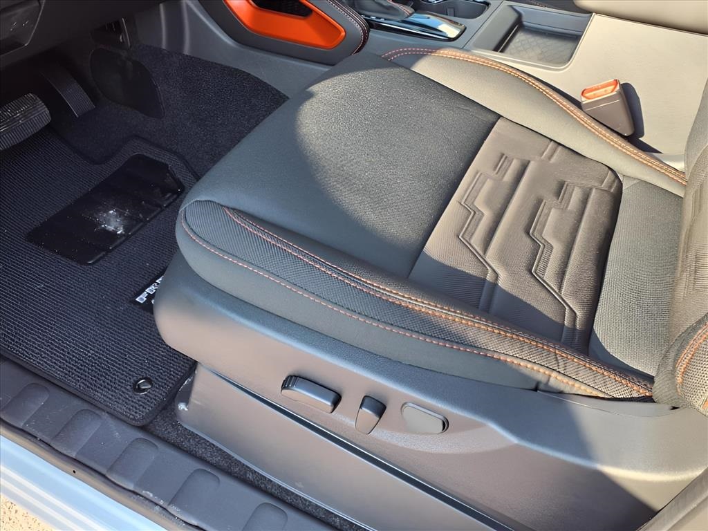2025 Nissan Frontier PRO-4X photo 16