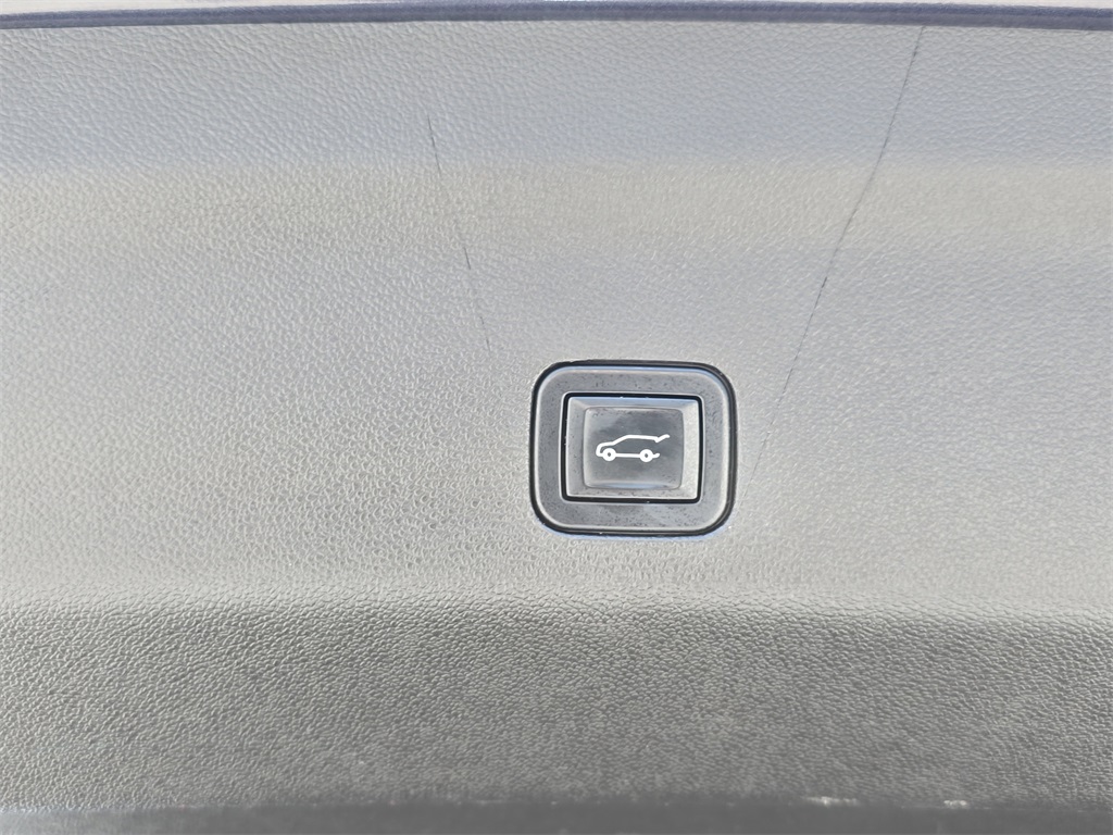 2022 Cadillac Escalade ESV Premium Luxury photo 13