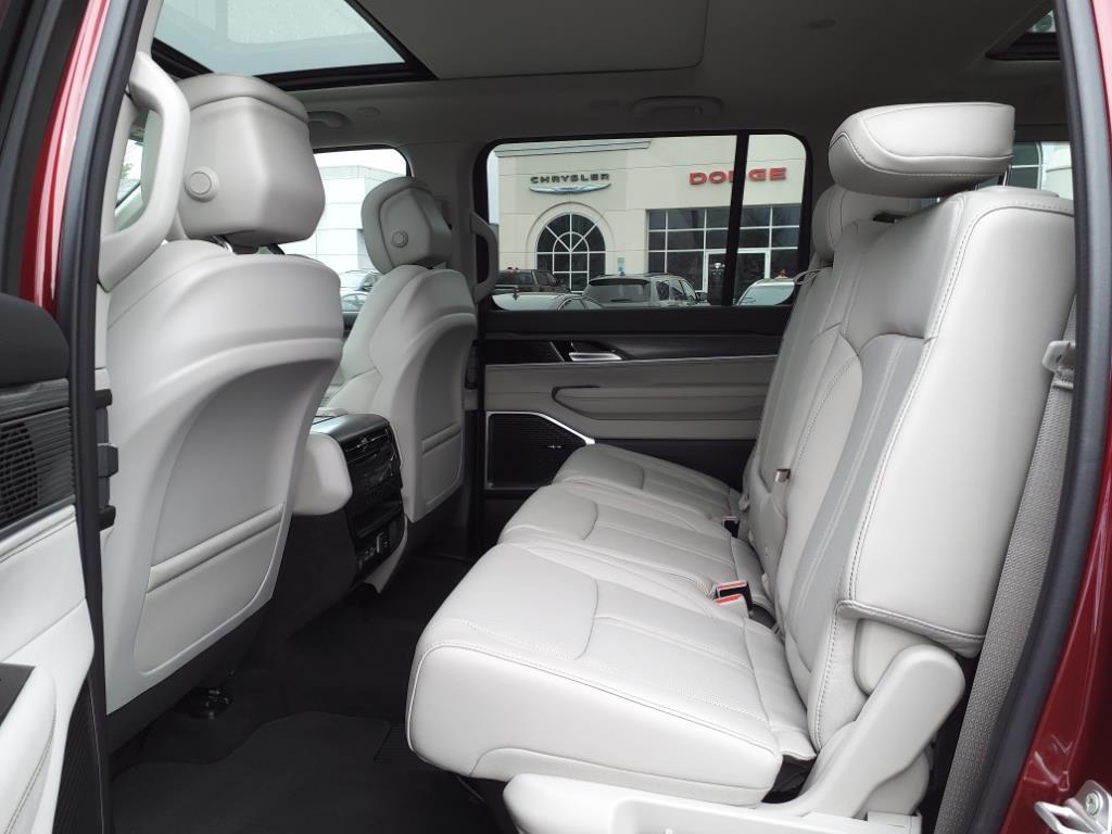2024 Jeep Wagoneer Series II photo 29