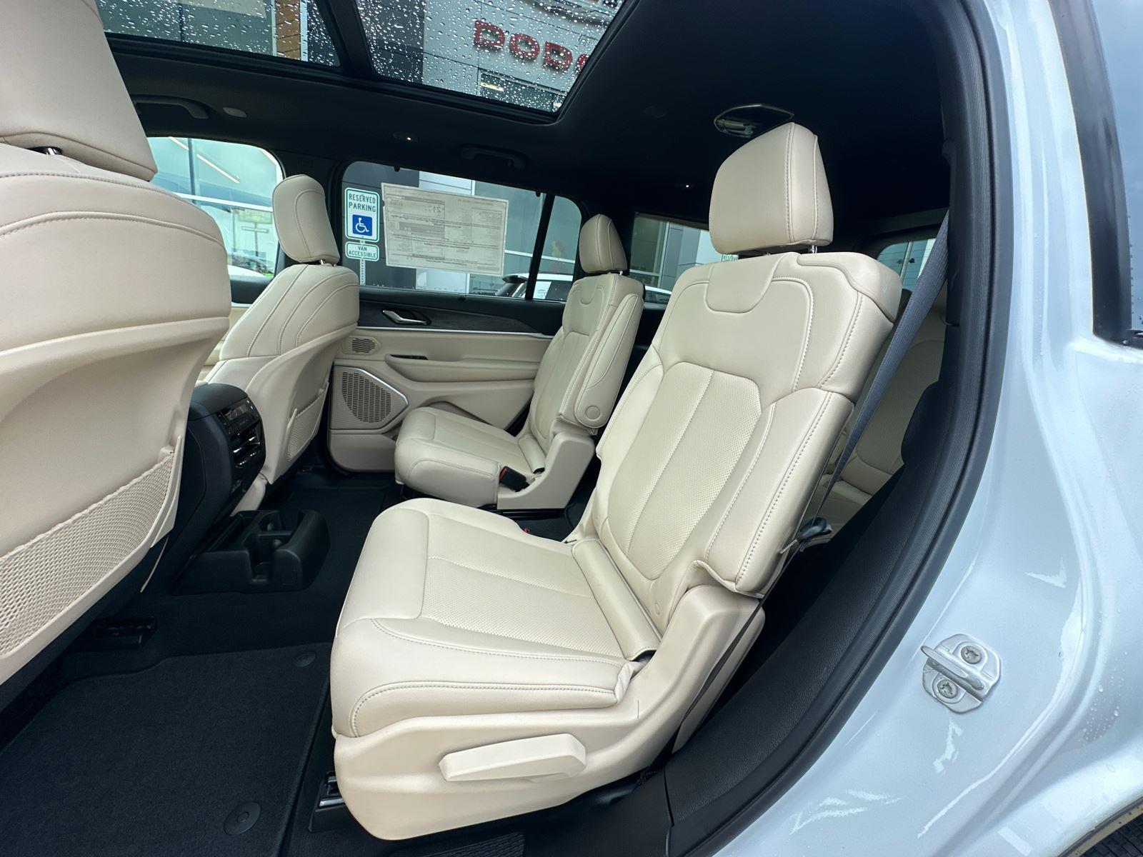 2025 Jeep Grand Cherokee Limited photo 22