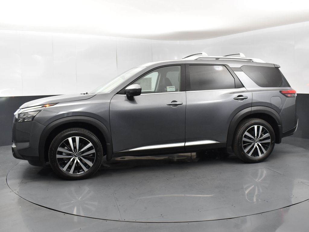 2025 Nissan Pathfinder Platinum photo 2