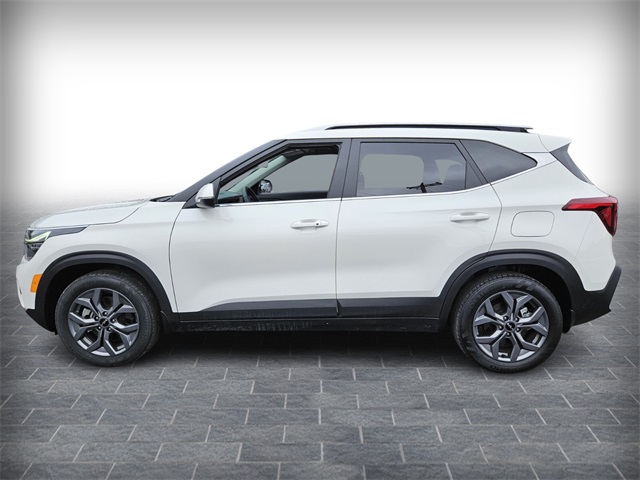 2024 Kia Seltos S photo 3